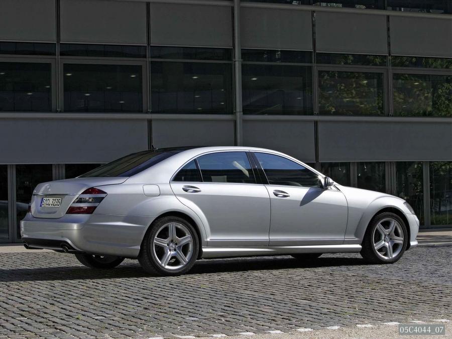  Mercedes-Benz S500 (W221) 2005 года  (фото 2 из 31)